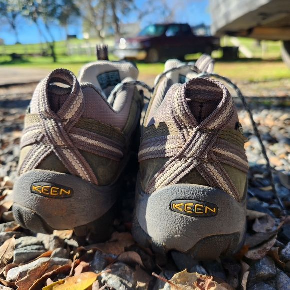 Keen Hiking Boots - Picture 5 of 7